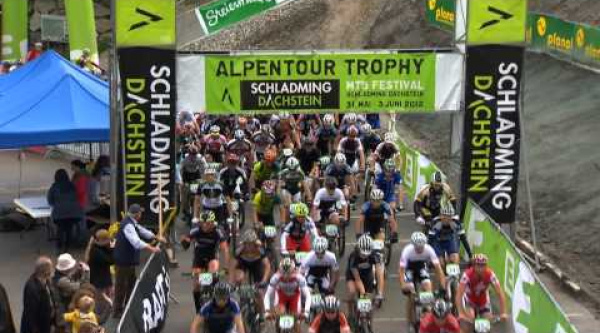 Alpentour 2012, Ilias Periklis se estrena y Hynek resiste