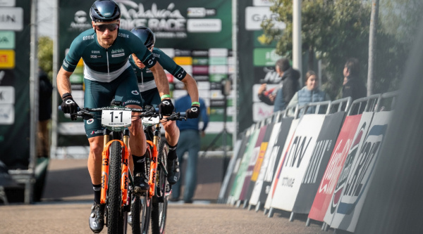 Rabensteiner-Porro y Wüst-Van Doorn ganan la Andalucía Bike Race by Garmin 2024