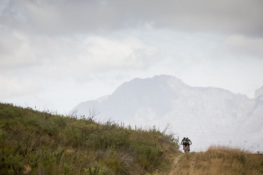 El día más duro de la Absa Cape Epic, como mínimo en cuanto a números. Foto Sam Clark/Cape Epic/SPORTZPICS