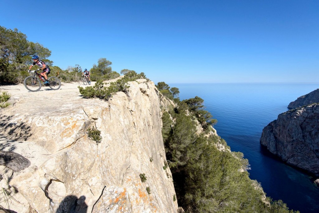 Las vistas de Ibiza, no tienen precio. Foto Jon Izeta