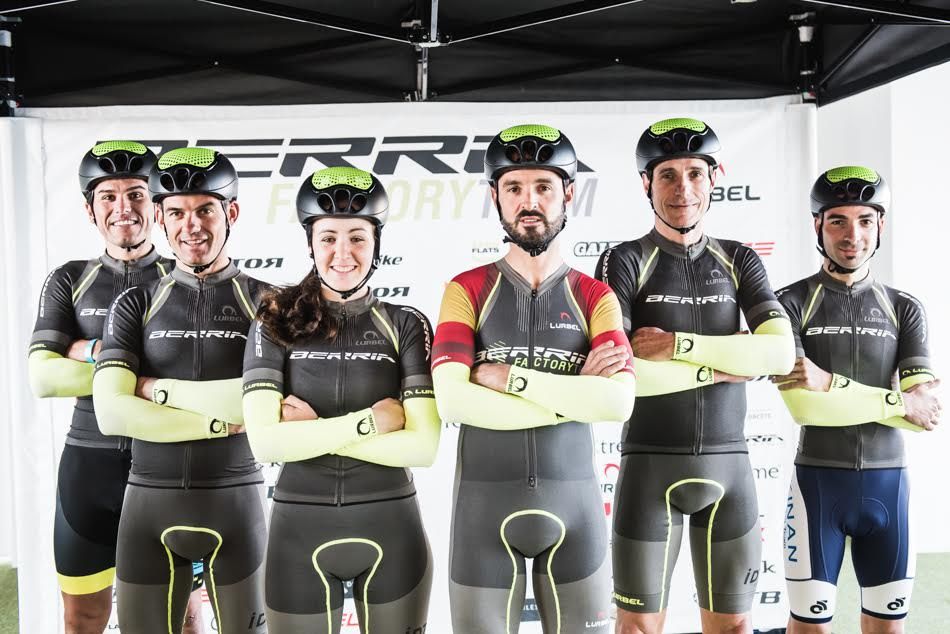 Berria Factory Team 2017 presenta UCI con corredores