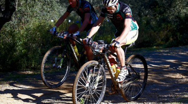 Andalucía Bike Race: Hermida y Näf mantienen el liderato