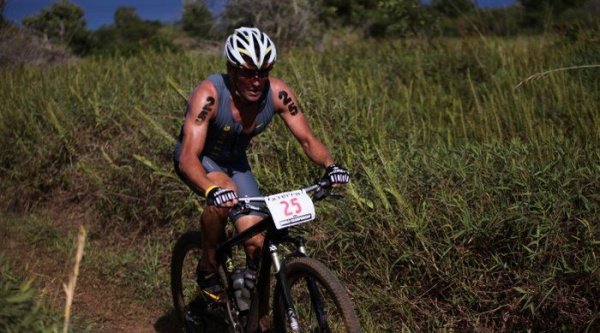 Lance Armstrong vuelve a competir en MTB