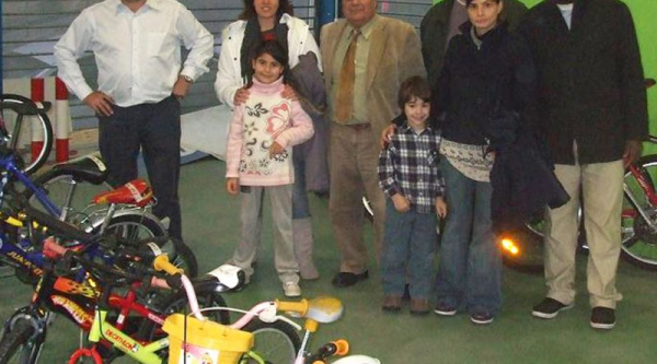 Freebike regala bicicletas a 24 familias afectadas por la crisis económica