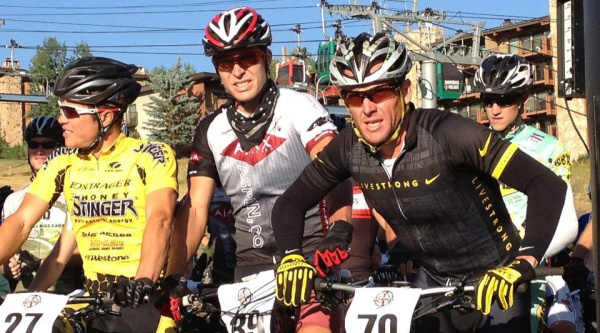 Lance Armstrong compite en MTB tras anunciar que no luchará contra los cargos por dopaje