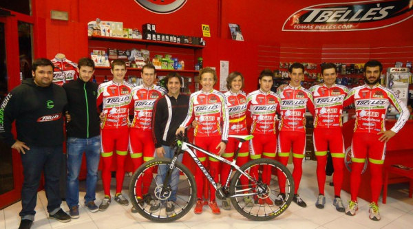 Tomàs Bellès con cuatro equipos en la Andalucía Bike Race