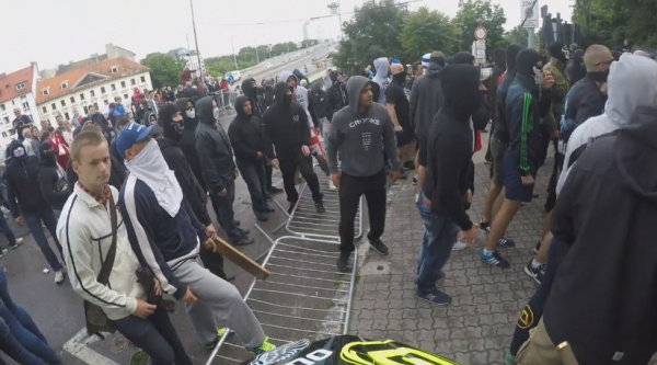 Una manifestación neonazi obliga a suspender un DH urbano en plena carrera