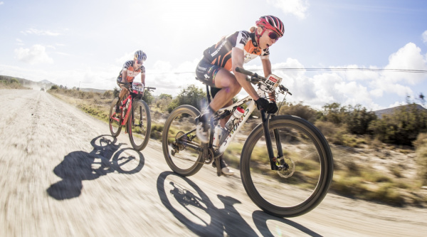 Annika Langvad y Sofia Gomez Villafane formarán potente equipo en la Absa Cape Epic 2025