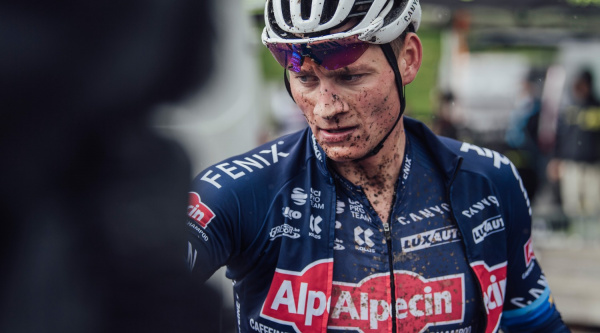 Mathieu van der Poel renuncia a su temporada de ciclocross y no defenderá el maillot de campeón del mundo