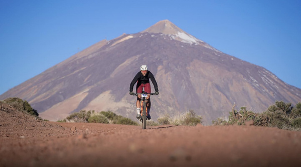 Éxito en la Tenerife Teide 360 con 1.200 bikers: Castro y Ventura ganan la prueba de 130 km
