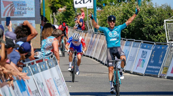 Victor Koretzky logra su primera victoria como ciclista profesional de carretera