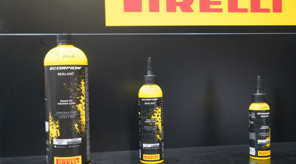 Líquido sellante Pirelli, su gran novedad tiene 2 fórmulas, color amarillo y partículas sólidas