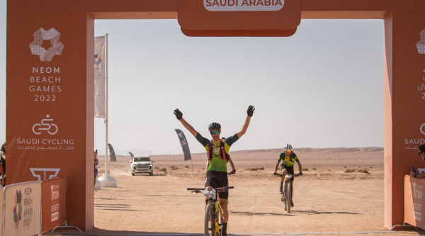 Julen Zubero gana la 2a etapa de la NEOM Titan Desert Saudi Arabia