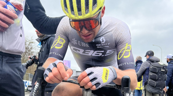 Filippo Colombo deja huella en su 1er Tour de Flandes: más de 100 km escapado