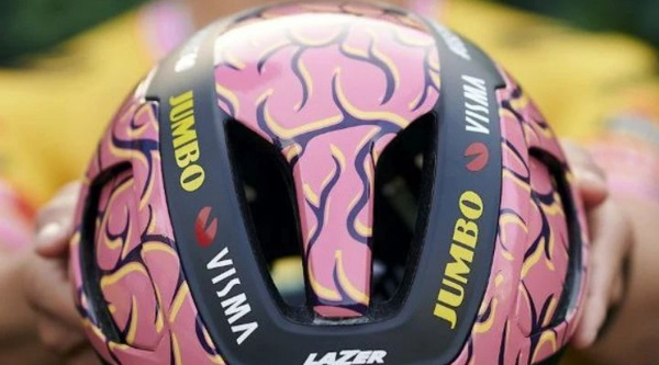 Un casco Lazer Vento especial para la París-Roubaix
