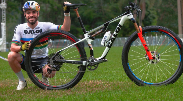 Avancini y Caloi ponen fin a más de una década de colaboración