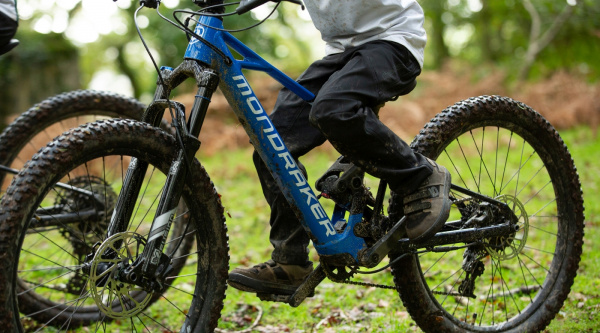 Bicicletas para niños Mondraker, auténticas MTB con suspensión Zero, geometría Forward, patilla SRAM UDH…
