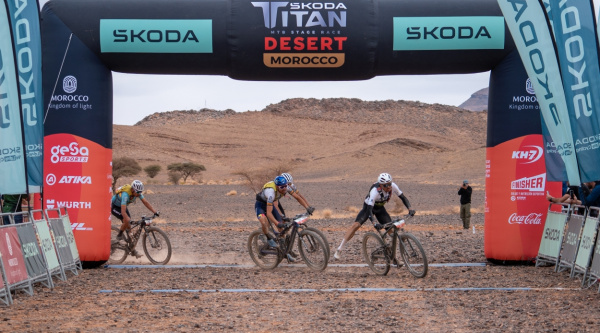 ‘Luisle’ gana la etapa y pasa a liderar la Škoda Titan Desert Morocco