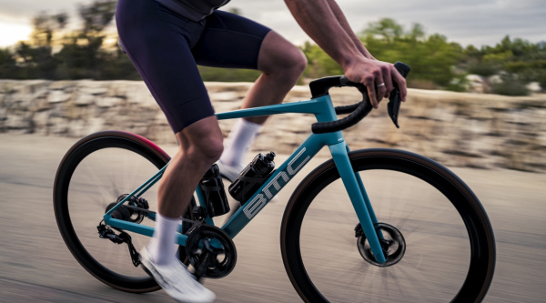 La nueva BMC Roadmachine muestra la evolución de las «gran fondo» a bicis «all-road»