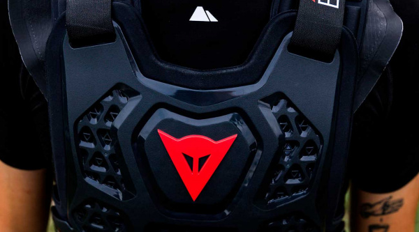 El primer airbag para MTB de competición ya es real y está creado por Dainese
