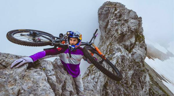 Vídeo RIDGELINE V, el retorno a los locuras de Gee Atherton