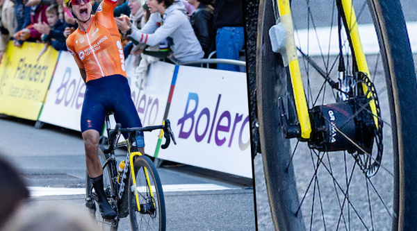 Ajuste de presión en marcha para ganar el mundial de gravel, el sistema Gravaa KAPS en la bici de Marianne Vos