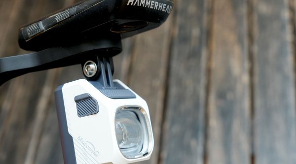 Luces delanteras Magicshine EVO: específicas para montar bajo el manillar, compactas y potentes