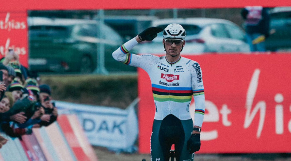 Llega el debut de Van der Poel tras su temporada perfecta y ganar 24 de las últimas 25 carreras