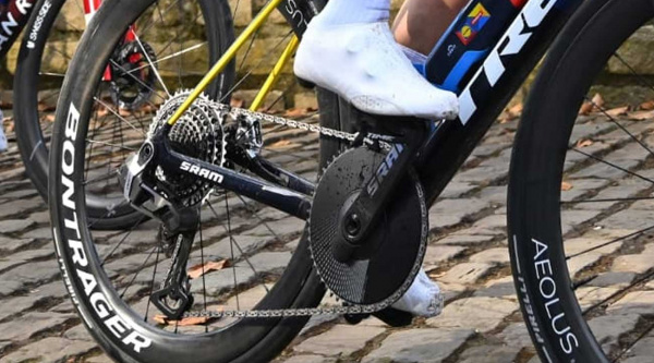 La UCI no da por perdida su batalla legal con SRAM por la limitación de desarrollos