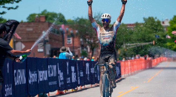 Cameron Jones gana la Unbound Gravel 200 a 37,8 km/h: la edición más rápida de la historia