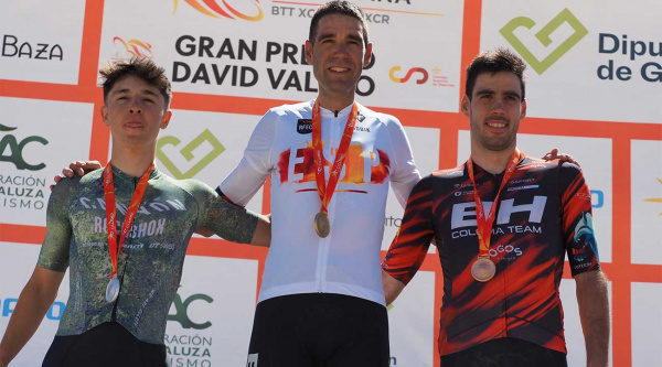 David Valero y Marta Cano reinan en el Campeonato de España de Short Track 2025