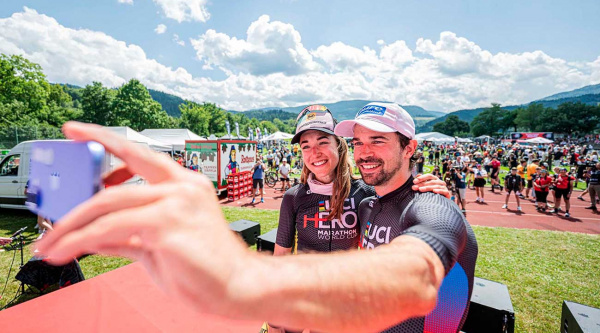 Seewald y Van Doorn ganan en Alemania y la acarician la general de la Copa del Mundo de XCM