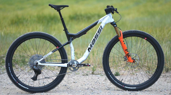 Massi Aire SLR, análisis completo de su nueva doble de competición