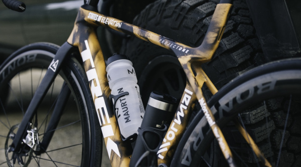 Kilian Jornet sortea su bicicleta del reto States of Elevation y material NNormal