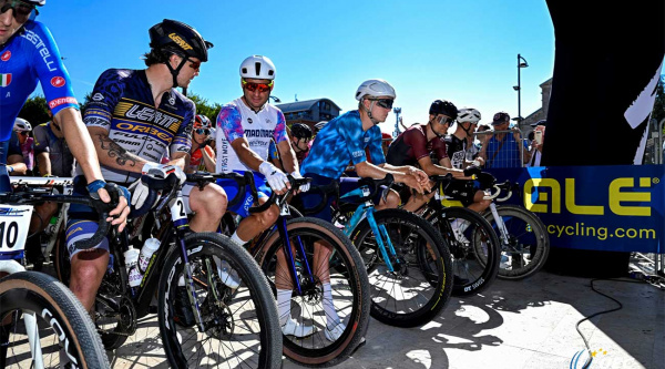 Würtz Schmidt y Magnaldi se coronan campeones de Europa de gravel en Avezzano