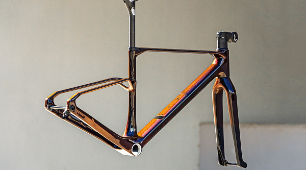 Mondraker Arid Carbon Unlimited Eclipse: exclusividad y una nueva horquilla