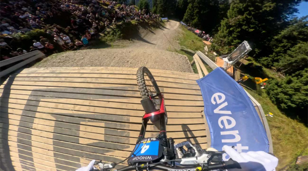 La bajada ganadora de Amaury Pierron en Lenzerheide 2025