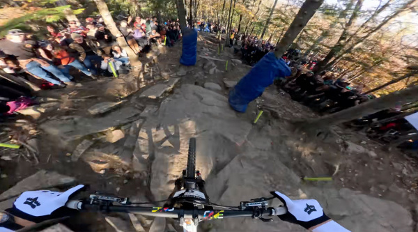 Vídeo de la bajada ganadora de Jack Goldstone en Mont-Sainte-Anne