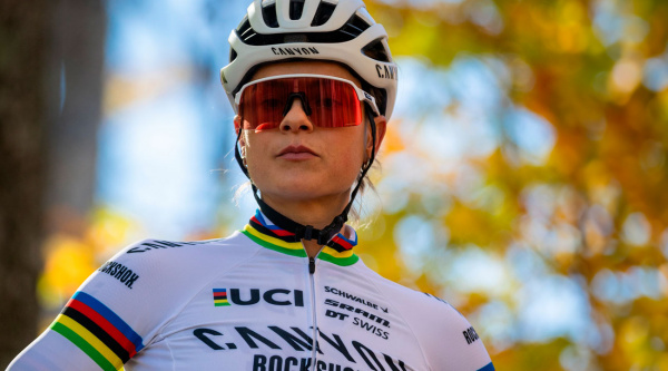Jenny Rissveds arrasa ganando con más de 2 minutos de ventaja en la Copa del Mundo de XCO de Lake Placid