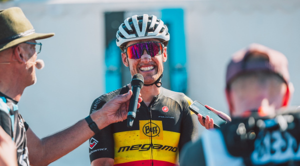 Wout Alleman y Anna Weinbeer conquistan la Škoda Roc Marathon 2025 en Fréjus