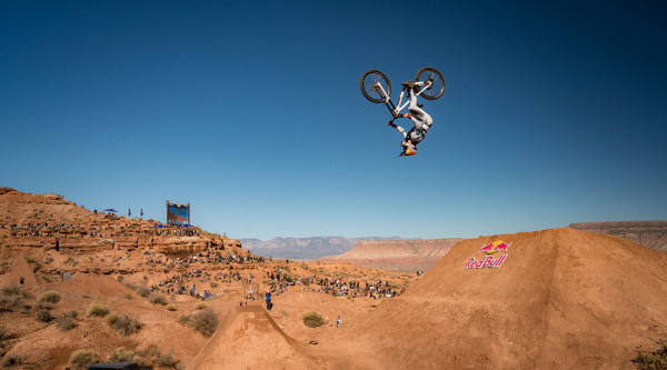 Robin Goomes repite victoria en un Red Bull Rampage femenino que marca un nuevo nivel