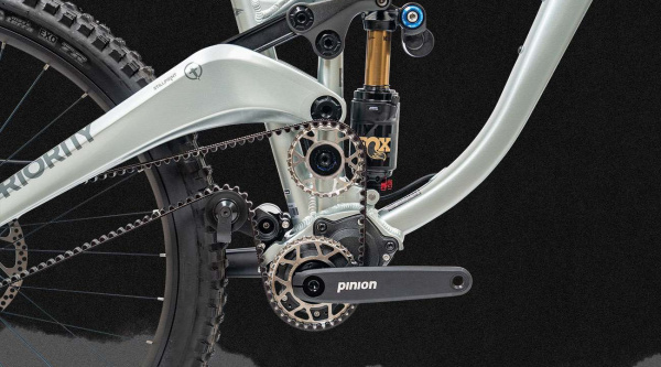 ¿Así será la MTB (gravity) del futuro? Transmisión por correa, caja de cambios y suspensión de punto de giro alto