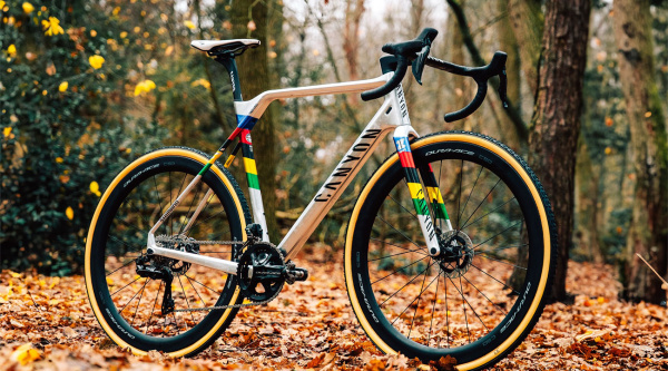 Así es la Canyon Inflite personalizada para el debut de Mathieu van der Poel