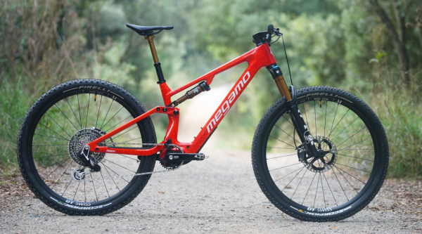 Gama Megamo Reason 2026: motor Avinox con 2 recorridos, 2 cuadros y 13 montajes