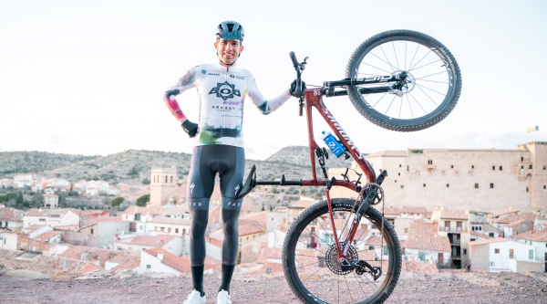 Roberto Bou competirá con bicis Specialized y su propio equipo, este es el Let´s Bou Team