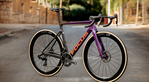 Focus relanza la Izalco Max con nuevos montajes y decoraciones