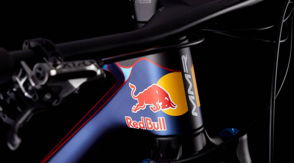 MMR rinde homenaje al Dakar con una bicicleta inspirada en Carlos Sainz y Nani Roma