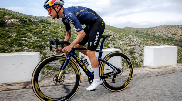 Menos carreras, más foco: el plan de Tom Pidcock para la primavera de 2026