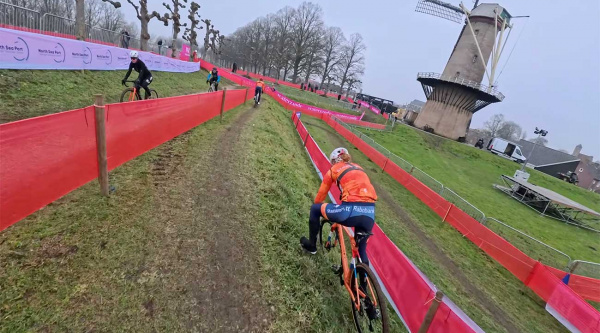 Así es el circuito del Campeonato del Mundo de ciclocross con Puck Pieterse y Tibor del Grosso