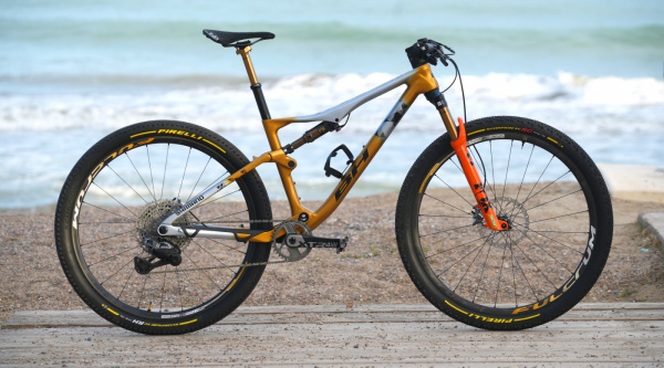 Bicis pro: la nueva BH Lynx Race del equipo Buff-BH